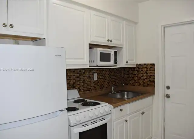 Property at 16851 NE 21st Ave #17, North Miami Beach, FL, 33162, 1 bed, 1 bath, [object Object]