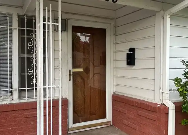 Property at 605 Dearborn St, Waco, TX, 76704, 4 beds, 2 baths, [object Object]