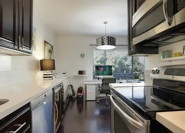 Property at 2002 4th St, Santa Monica, CA, 90405, 1 bed, 1 bath, [object Object]