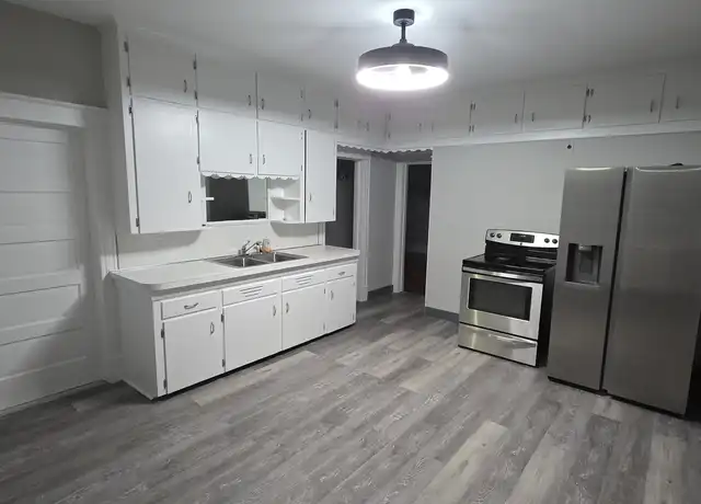 Property at 117 Melrose St Unit 1st floor, Bristol, CT, 06010, 3 beds, 1 bath, [object Object]