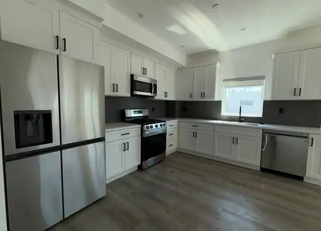 Property at 21717 Hart St, Canoga Park, CA, 91303, 3 beds, 2.5 baths, [object Object]