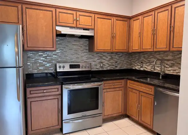 Property at 260 Beach 81st St Unit 1D, Rockaway Beach, NY, 11693, 2 beds, 1 bath, [object Object]