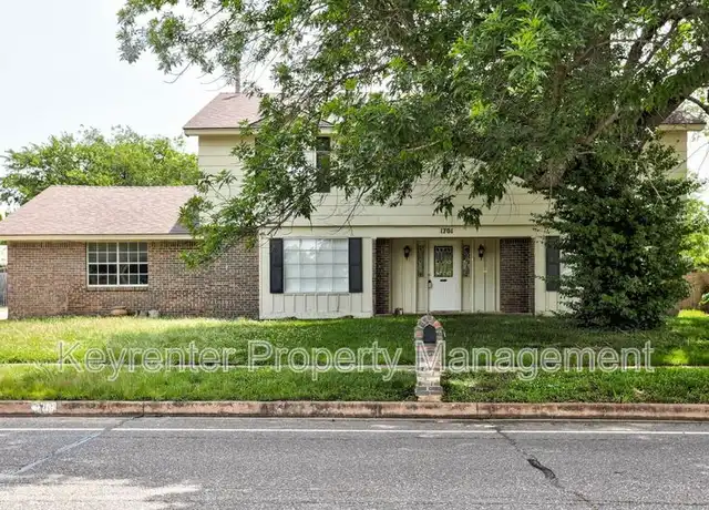Property at 1701 Oakhurst Ave, Norman, OK, 73071, 4 beds, 3 baths, [object Object]
