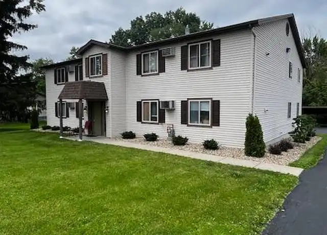 Property at 330 Erie St, Hubbard, OH, 44425, 2 beds, 1 bath, [object Object]