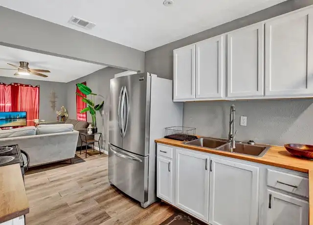 Property at 3323 Myrtle Ave N, Jacksonville, FL, 32209, 2 beds, 2 baths, [object Object]