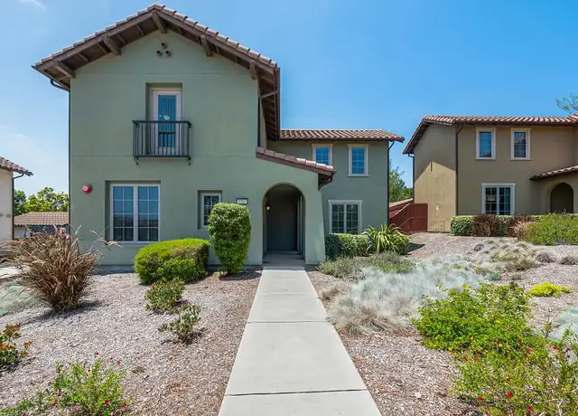 Photo of 1104 Calle El Halcon, Camarillo, CA 93010