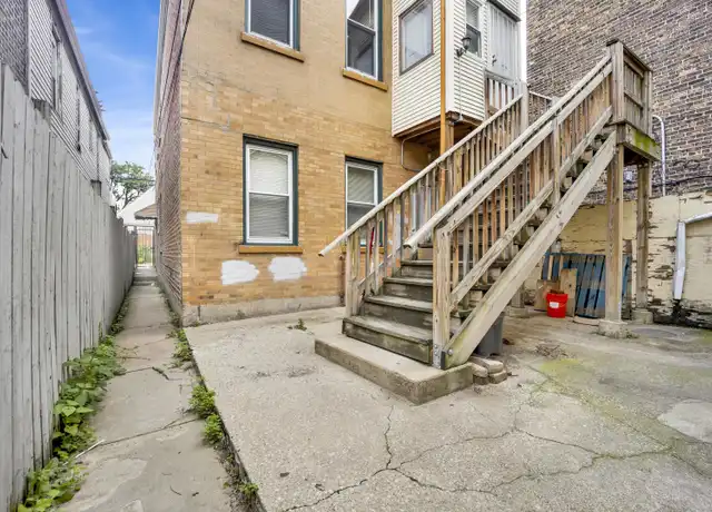 Property at 2702 W 24th Pl Unit CH2, Chicago, IL, 60608, 3 beds, 1 bath, [object Object]