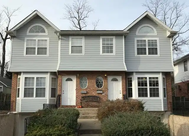 Property at 29 Hickory Rd Unit B, Port Washington, NY, 11050, 3 beds, 2.5 baths, [object Object]