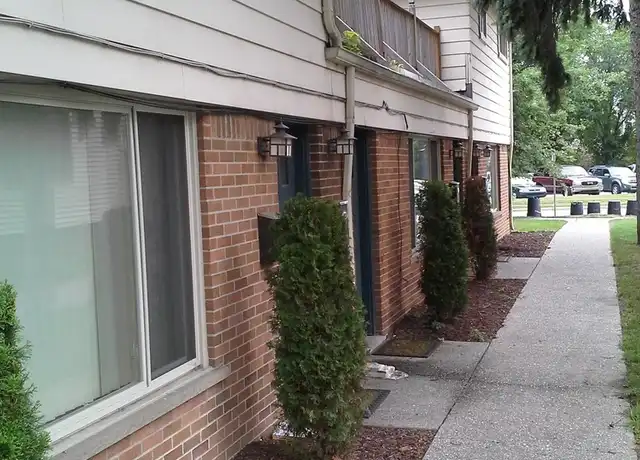 Property at 122 N Lafayette Ave Unit 4, Royal Oak, MI, 48067, 1 bed, 1 bath, [object Object]