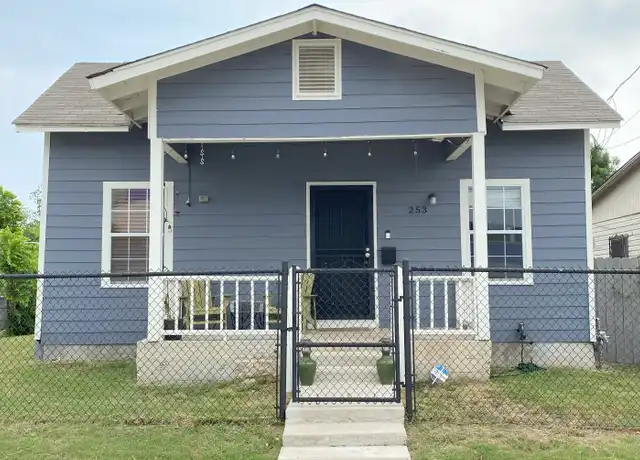 Property at 253 W Fest St, San Antonio, TX, 78204, 3 beds, 2 baths, [object Object]