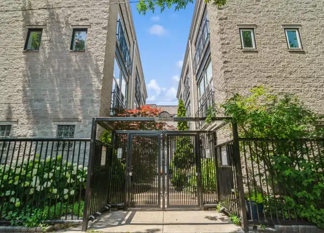 Property at 530 N Wood St Unit B, Chicago, IL, 60622, 3 beds, 2.5 baths, [object Object]