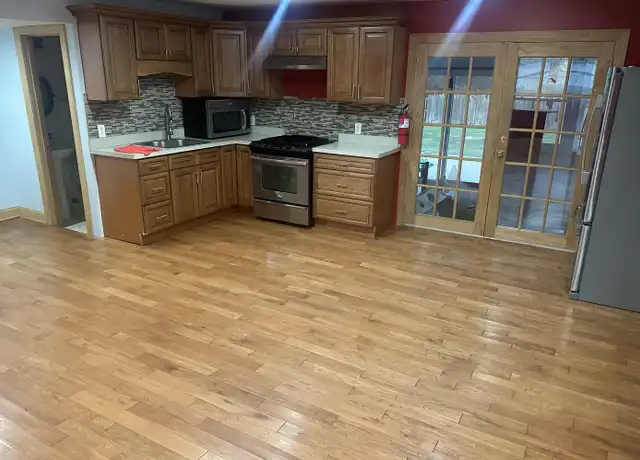 Property at 992 Continental Ave, Toms River, NJ, 08753, 6 beds, 4 baths, [object Object]