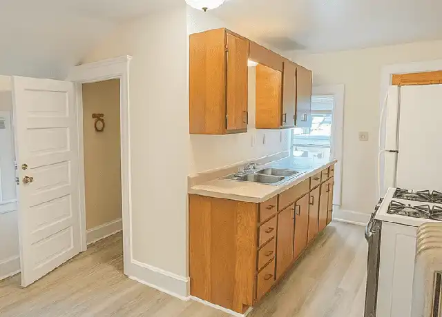 Property at 300 Steward Ave Unit 4, Jackson, MI, 49201, 1 bed, 1 bath, [object Object]