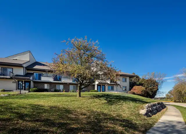 Property at Pine Cove Apartments - 958 Park St, Oregon, WI, 53575, 1 bed, 1 bath, [object Object]