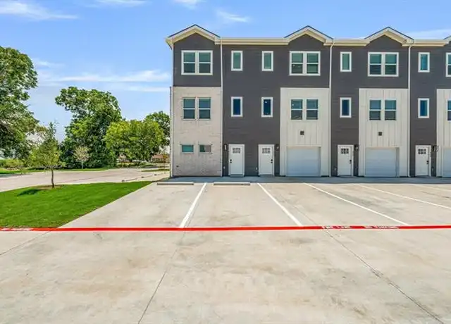 Property at 1503 Travis Ave, Stephenville, TX, 76401, 4 beds, 4.5 baths, [object Object]