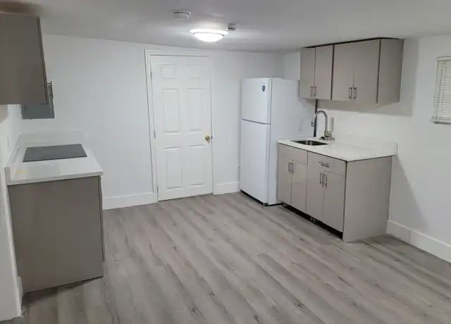 Property at 815 S Bay Ave, Sanford, FL, 32771, 2 beds, 2 baths, [object Object]