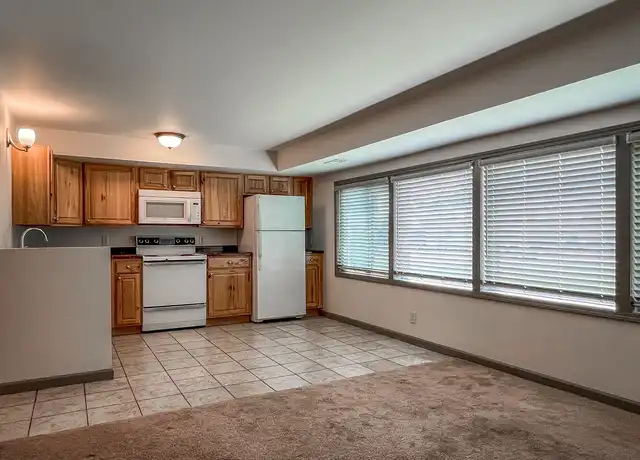 Property at 1016 W Bluff St Unit 6, Marquette, MI, 49855, 1 bed, 1 bath, [object Object]