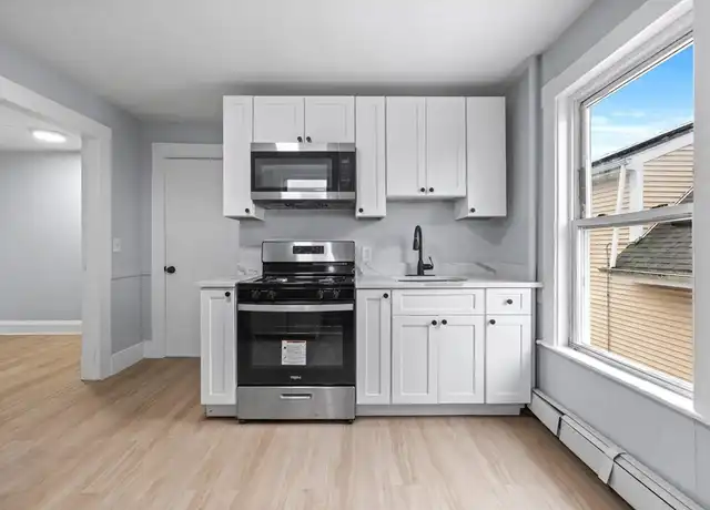 Property at 48 Hamilton Ave Unit 3, Lynn, MA, 01902, 3 beds, 1 bath, [object Object]