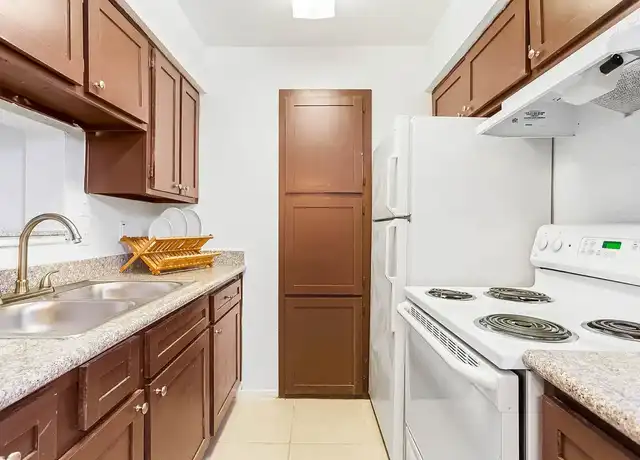 Property at Victoria Park - 8600 S Course Dr, Houston, TX, 77099, 1-2 bed, 1-2 bath, [object Object]