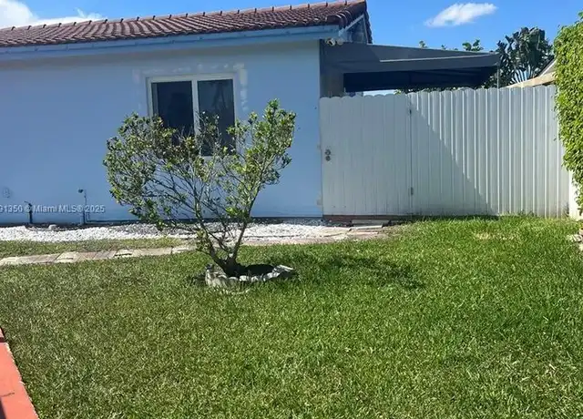 Property at 3325 Village Green Dr Unit 3325, Miami, FL, 33175, 1 bed, 1 bath, [object Object]
