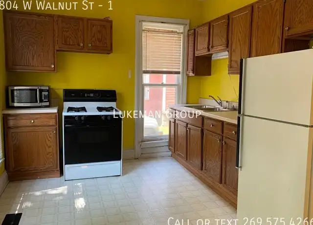 Property at 804 W Walnut St Unit 1, Kalamazoo, MI, 49007, 1 bed, 1 bath, [object Object]