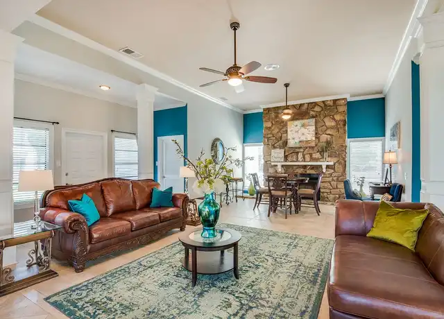Property at Oakleigh Apartments - 11580 Perkins Rd, Baton Rouge, LA, 70810, 1-2 bed, 1-2 bath, [object Object]