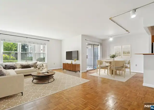 Property at 1111 River Rd Unit C6, Edgewater, NJ, 07020, 1 bed, 1.5 baths, [object Object]