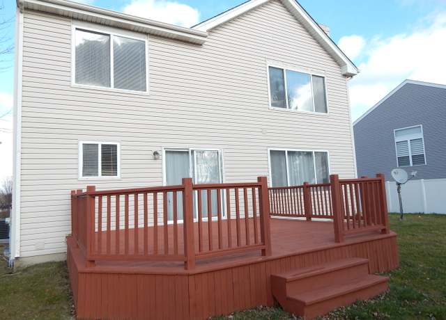 Photo of 2800 E Bridleway Ct, Carpentersville, IL 60110