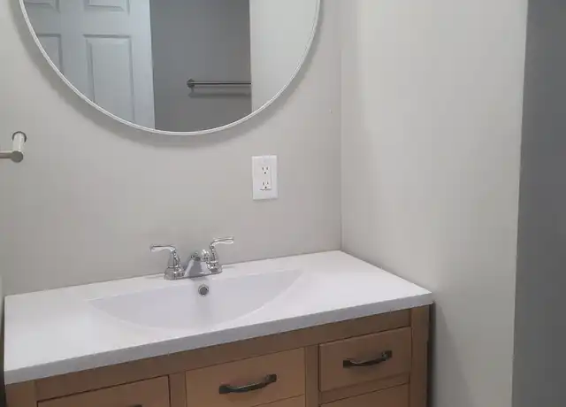 Property at 111 E 19th St S, Newton, IA, 50208, 3 beds, 2 baths, [object Object]