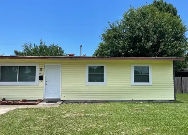 Property at 1913 Cooper Rd, Gretna, LA, 70056, 3 beds, 1 bath, [object Object]