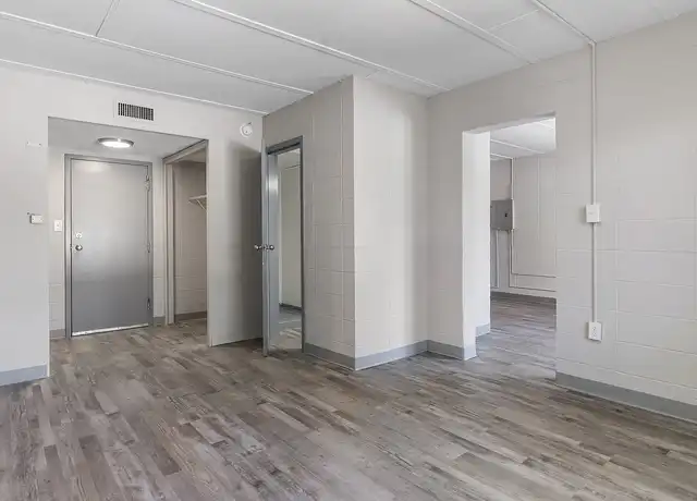 Property at The Metropolitan - 600 W Mill St, Carbondale, IL, 62901, 1 bed, 1 bath, [object Object]