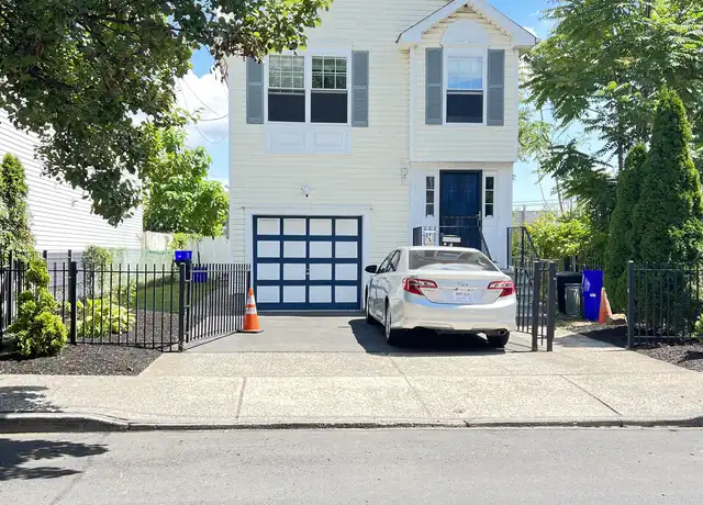 Property at 14 Holland St Unit 2nd floor, Newark, NJ, 07103, 3 beds, 1 bath, [object Object]