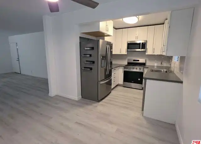Property at 525 Broadway St Unit 2, Venice, CA, 90291, 2 beds, 1 bath, [object Object]