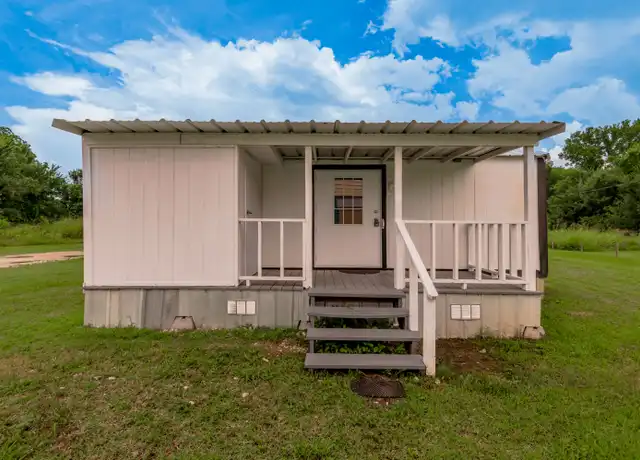 Property at 128 Johnnie St, Trinity, TX, 75862, 1 bed, 1 bath, [object Object]