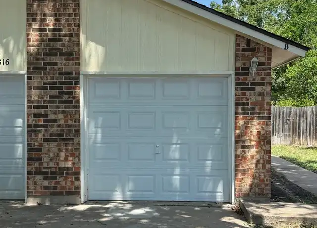 Property at 12816 Tomanet Trl Unit B, Austin, TX, 78727, 2 beds, 2 baths, [object Object]