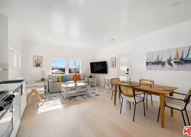 Property at 117 W Channel Rd Unit 117, Santa Monica, CA, 90402, 1 bed, 1.5 baths, [object Object]