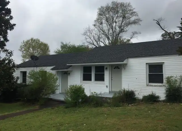 Property at 304 S Elm St, Pendleton, SC, 29670, 2 beds, 1 bath, [object Object]
