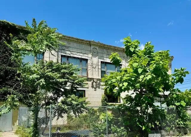 Property at 7104 S Crandon Ave Unit 4, Chicago, IL, 60649, 3 beds, 1 bath, [object Object]