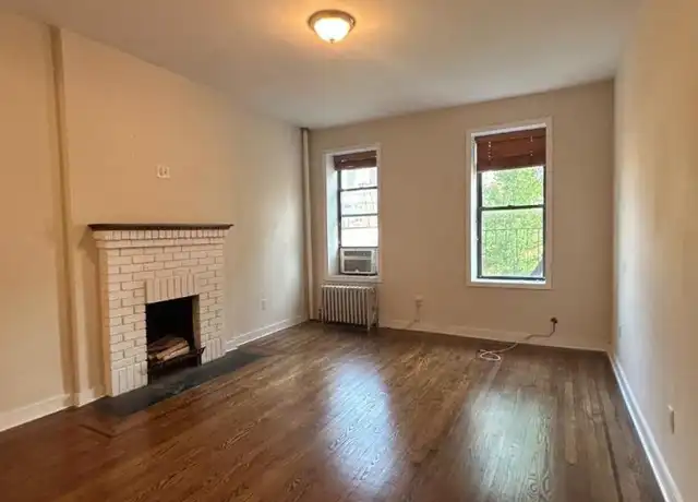 Property at 161 W 10th St, New York, NY, 10014, 0 beds, 1 bath, [object Object]