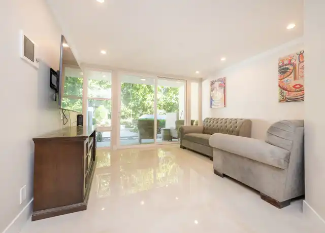 Property at 2510 Torrey Pines Rd #217, La Jolla, CA, 92037, 1 bed, 1 bath, [object Object]