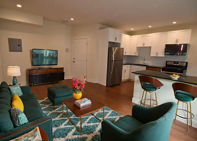 Property at 3230 N Clark St Unit 3236-3R, Chicago, IL, 60657, 2 beds, 1 bath, [object Object]