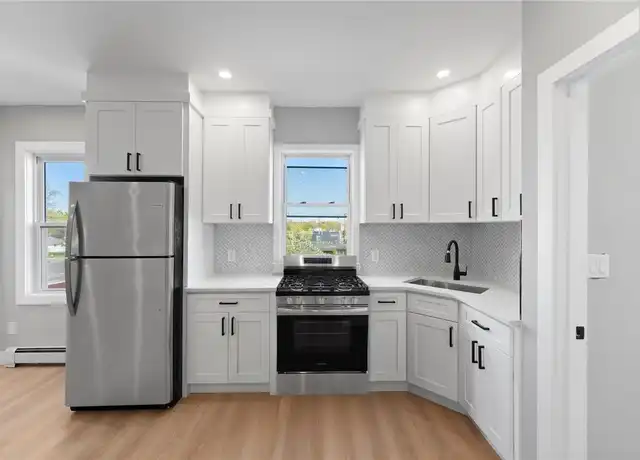 Property at 735 Broadway Unit 3R, Pawtucket, RI, 02861, 2 beds, 1 bath, [object Object]