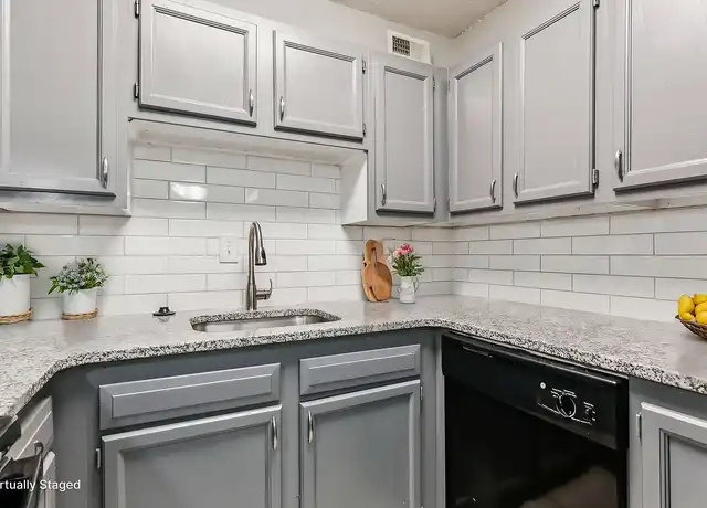 Property at Crown Heights Apartments - 450 NE 68th St, Kansas City, MO, 64118, 1 bed, 1 bath, [object Object]