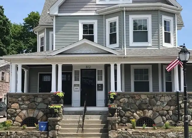 Property at 812 Moody St Unit 2, Waltham, MA, 02453, 6 beds, 2 baths, [object Object]
