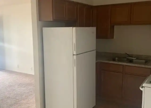 Property at 555 S Royal Crest Cir, Las Vegas, NV, 89169, 1 bed, 1 bath, [object Object]