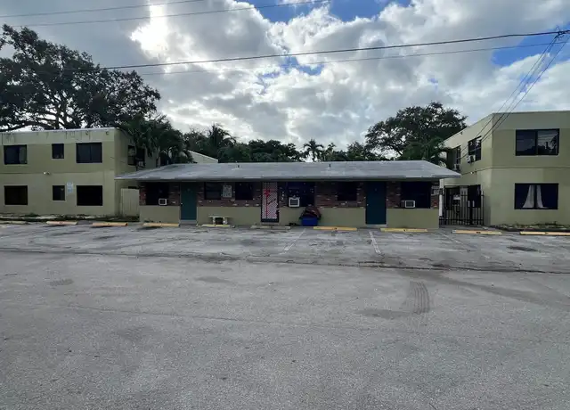 Property at 1113 SW 15th Ter Unit 3, Fort Lauderdale, FL, 33312, 1 bed, 1 bath, [object Object]