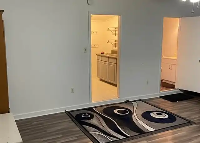 Property at 303 Gornto Lake Rd, Brandon, FL, 33510, 0 beds, 1 bath, [object Object]