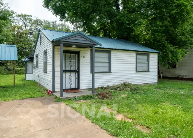 Property at 1421 Rayfield Dr, Birmingham, AL, 35228, 3 beds, 2 baths, [object Object]