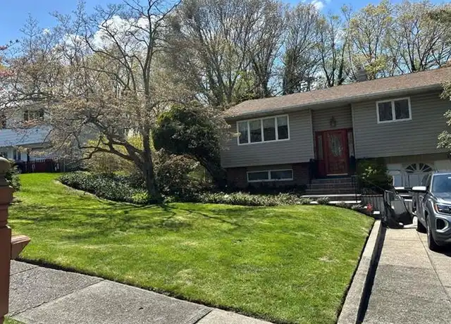 Property at 18 Greenwich Rd, Smithtown, NY, 11787, 4 beds, 1.5 baths, [object Object]
