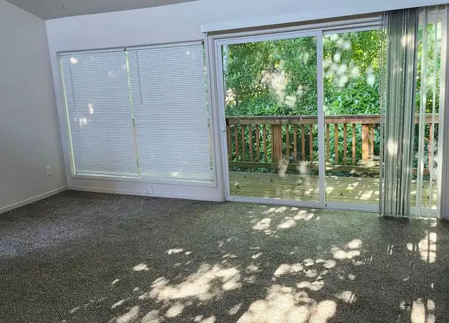 Property at 8600 SW Scholls Ferry Rd Unit 14, Beaverton, OR, 97008, 2 beds, 1 bath, [object Object]